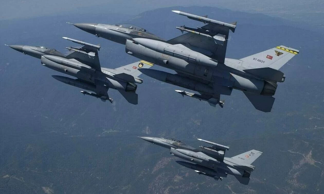 Εισβολή δύο τουρκικών F-16 πάνω από ελληνικά νησιά – Μαζικές υπερπτήσεις σε Φαρμακονήσι, Αγαθονήσι και νήσο Κουνέλι